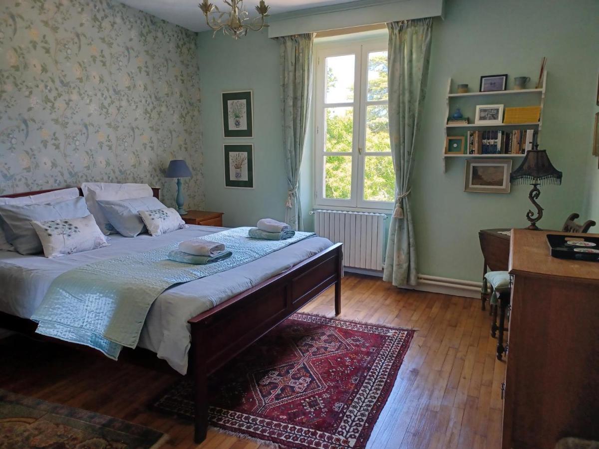 La Grange Terrou Guest House Saint-Germain-de-Confolens Bagian luar foto