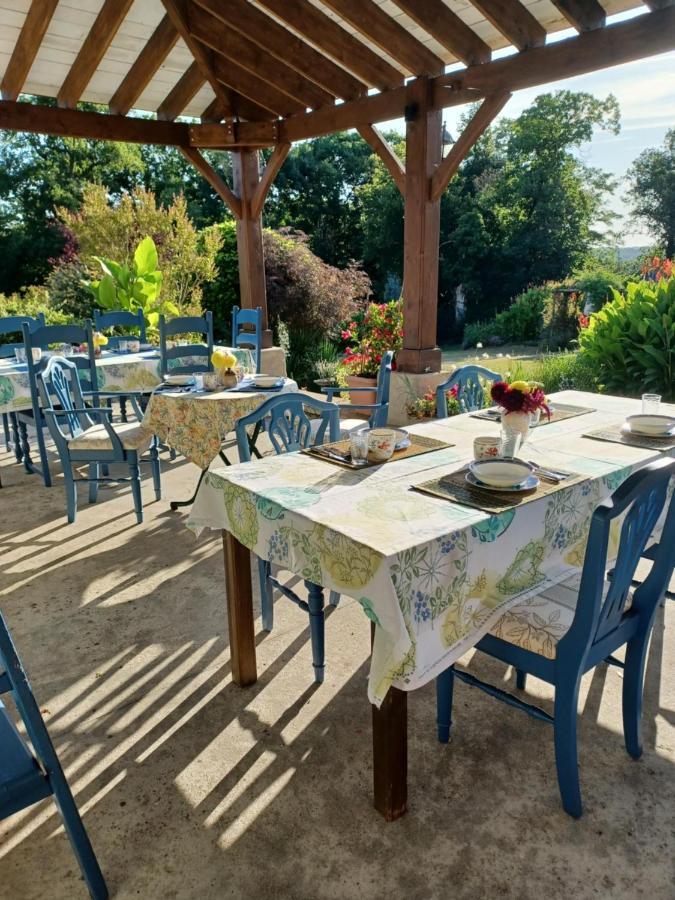 La Grange Terrou Guest House Saint-Germain-de-Confolens Bagian luar foto