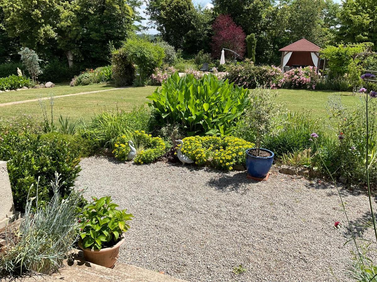 La Grange Terrou Guest House Saint-Germain-de-Confolens Bagian luar foto