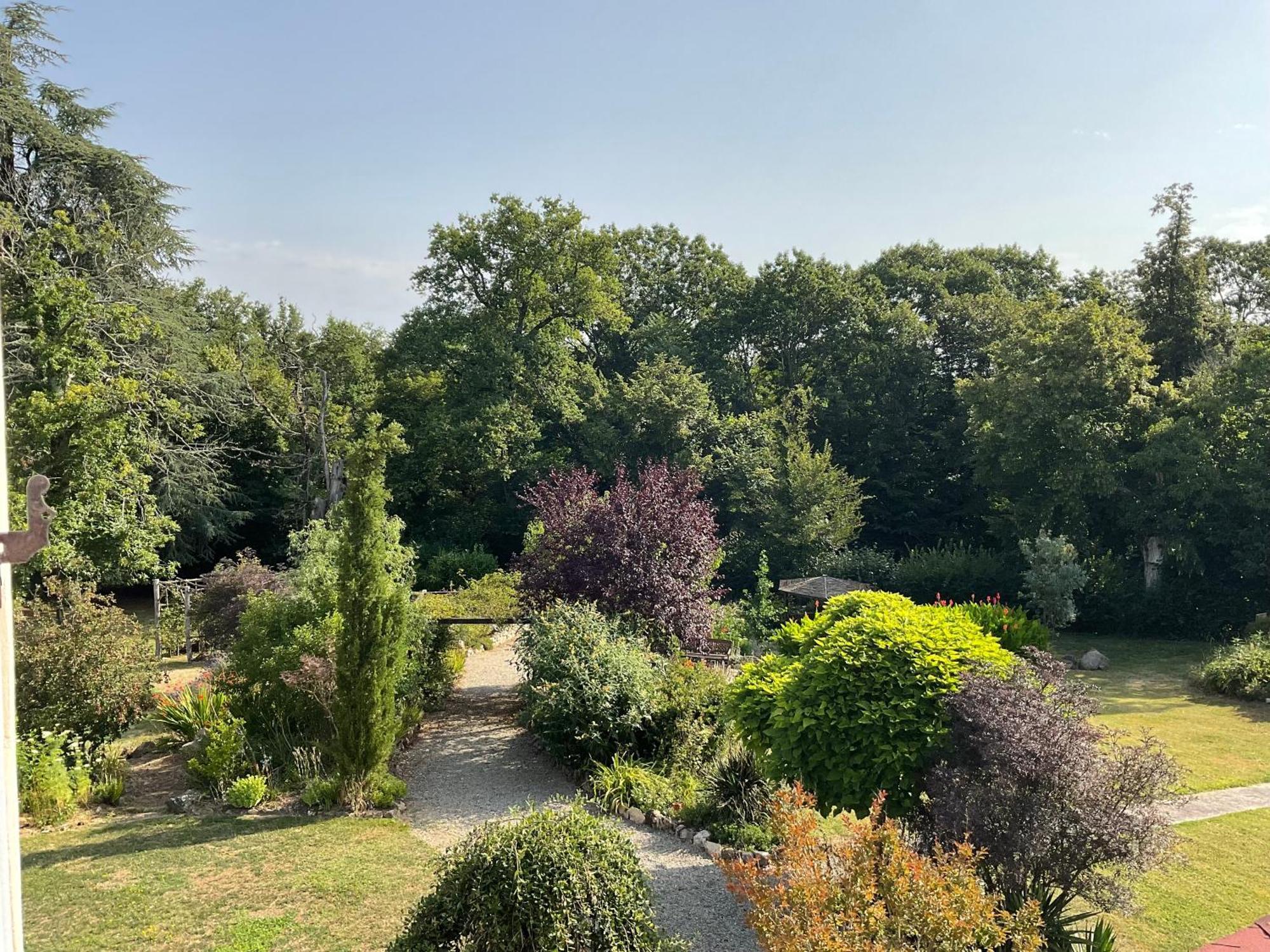 La Grange Terrou Guest House Saint-Germain-de-Confolens Bagian luar foto