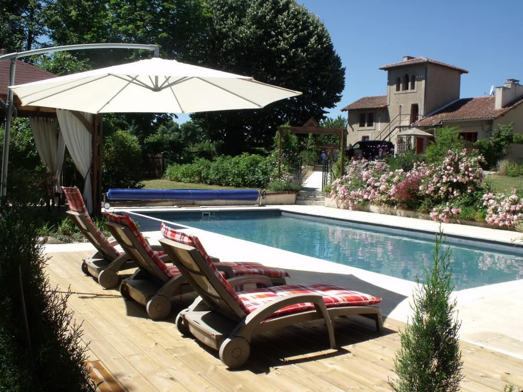 La Grange Terrou Guest House Saint-Germain-de-Confolens Bagian luar foto