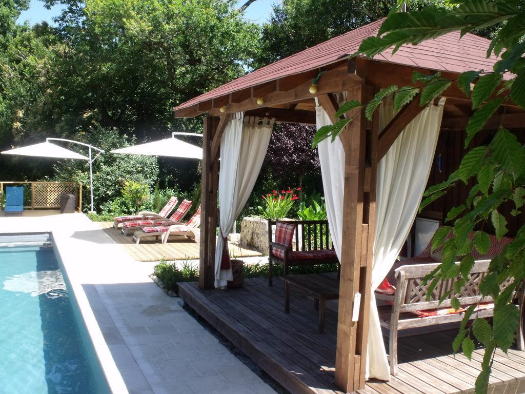 La Grange Terrou Guest House Saint-Germain-de-Confolens Bagian luar foto