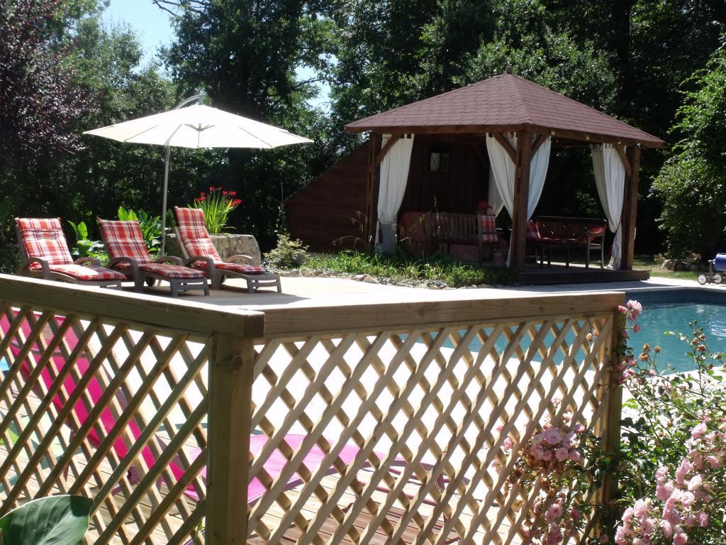 La Grange Terrou Guest House Saint-Germain-de-Confolens Bagian luar foto