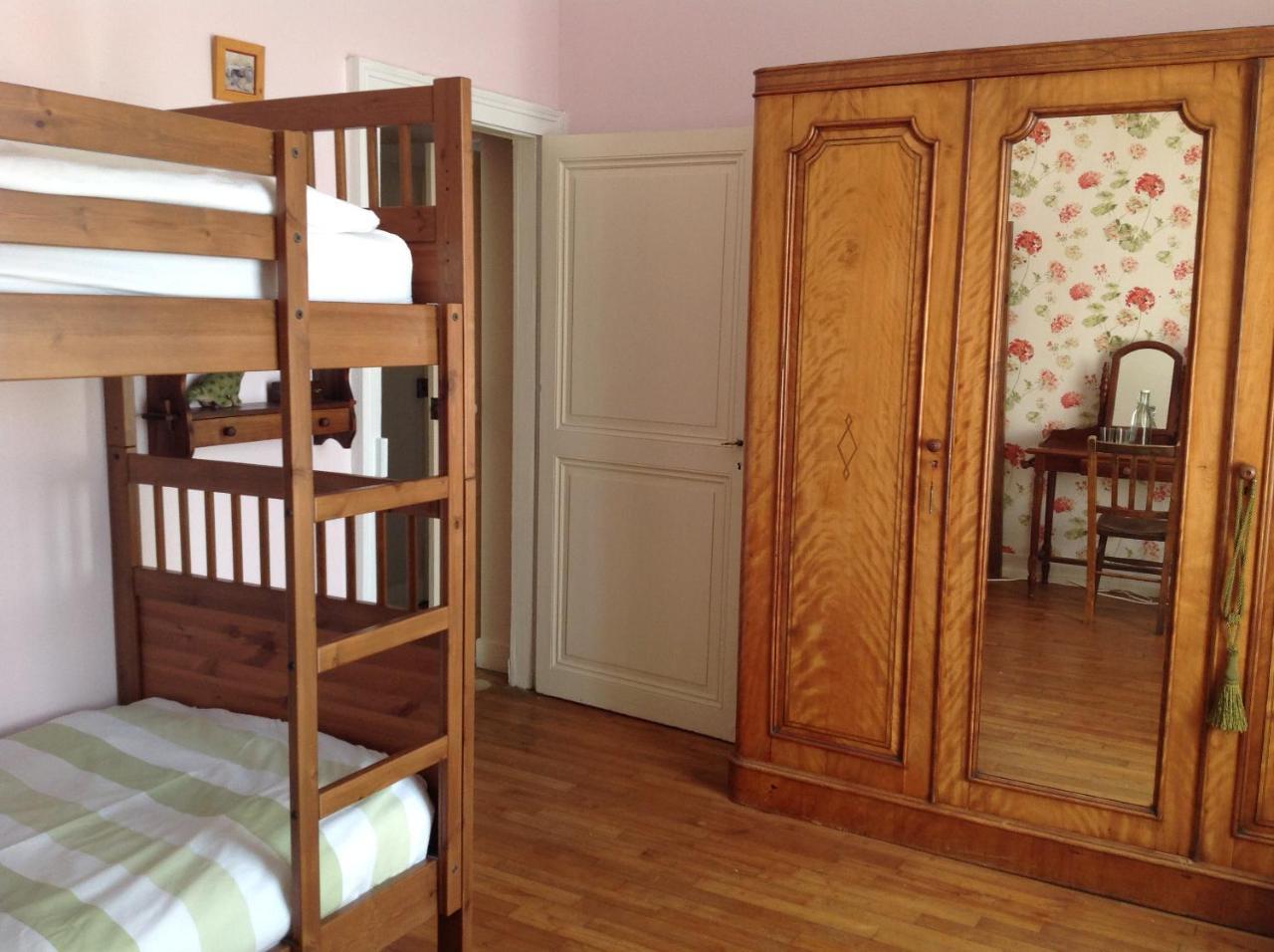 La Grange Terrou Guest House Saint-Germain-de-Confolens Bagian luar foto